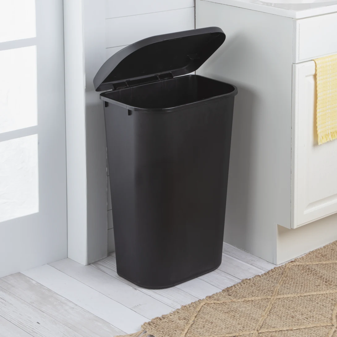Sterilite 1075 11.3 Gallon / 43 Liter LiftTop Wastebasket – White / Black - Image 11