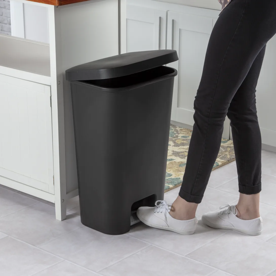 Sterilite 1069 11.9 Gallon / 45 Liter StepOn Wastebasket – Black / White with Titanium Pedal - Image 3