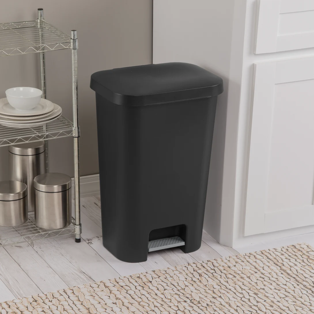 Sterilite 1069 11.9 Gallon / 45 Liter StepOn Wastebasket – Black / White with Titanium Pedal - Image 4