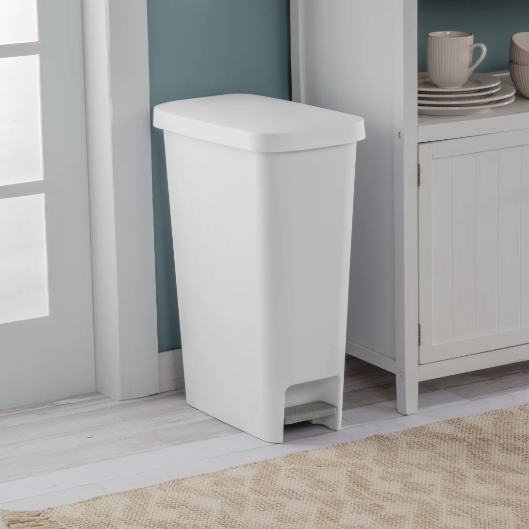 Sterilite 1058 11 Gallon / 42 Liter Slim StepOn Wastebasket – White with Titanium Pedal - Image 5