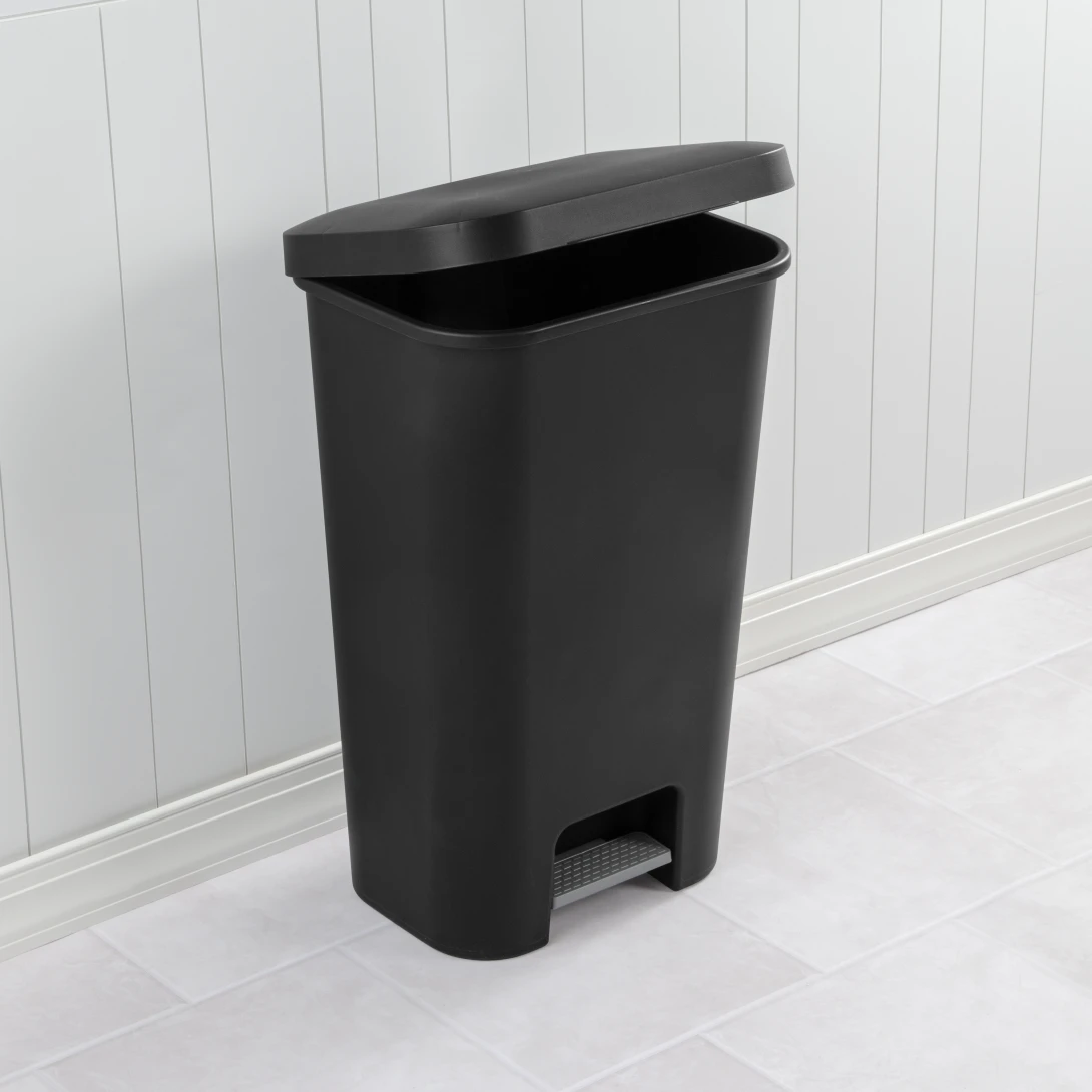 Sterilite 1069 11.9 Gallon / 45 Liter StepOn Wastebasket – Black / White with Titanium Pedal - Image 5