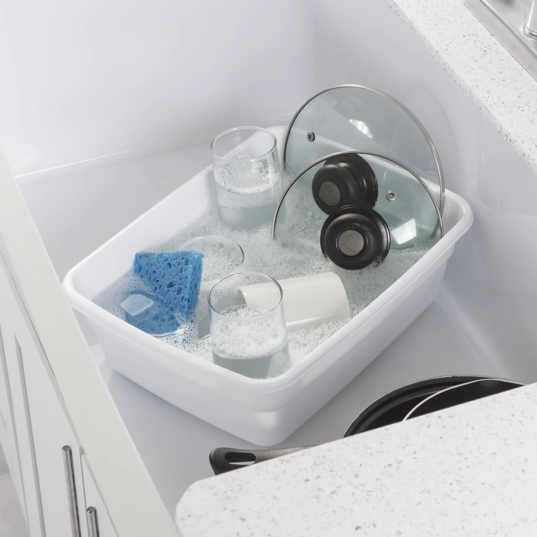 Sterilite 0656 8 Quart Compact Plastic Dishpan β White - Image 3