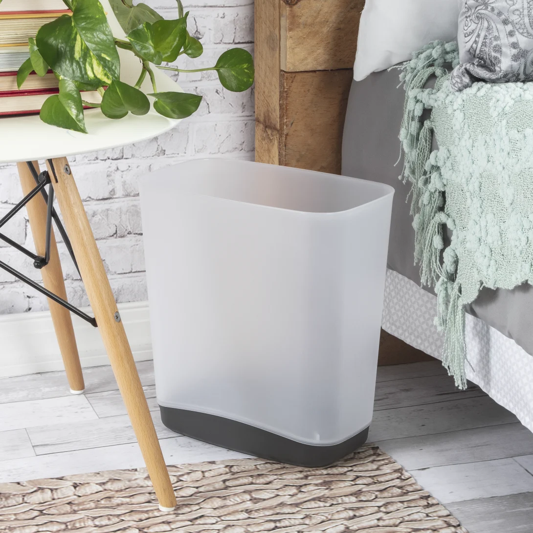 Sterilite 1039 3.3 Gallon / 12 Liter Slim Wastebasket – Clear with Flat Gray Base - Image 3