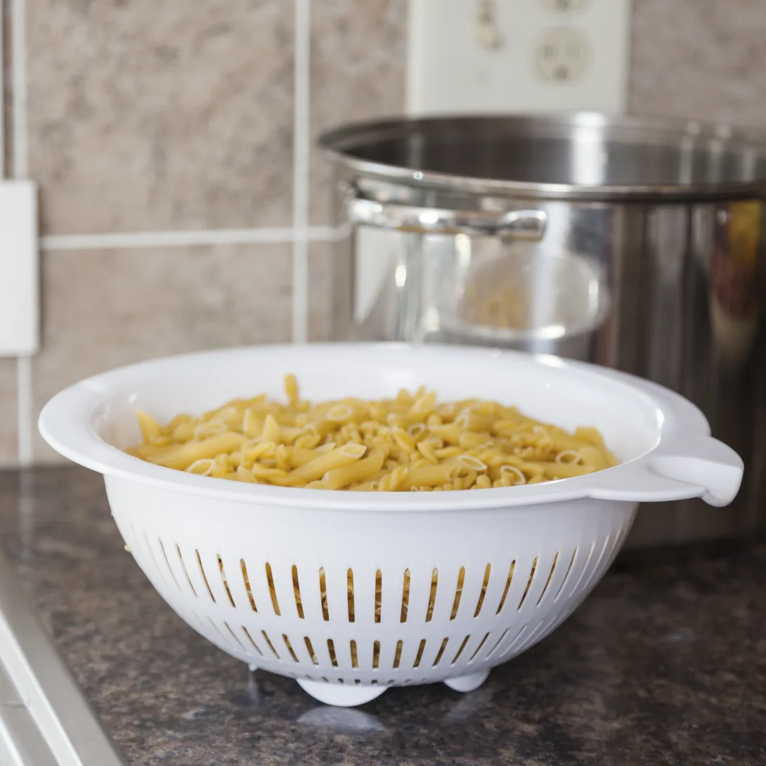 Sterilite 0765 Large Plastic Kitchen Colander & Strainer – White - Image 4