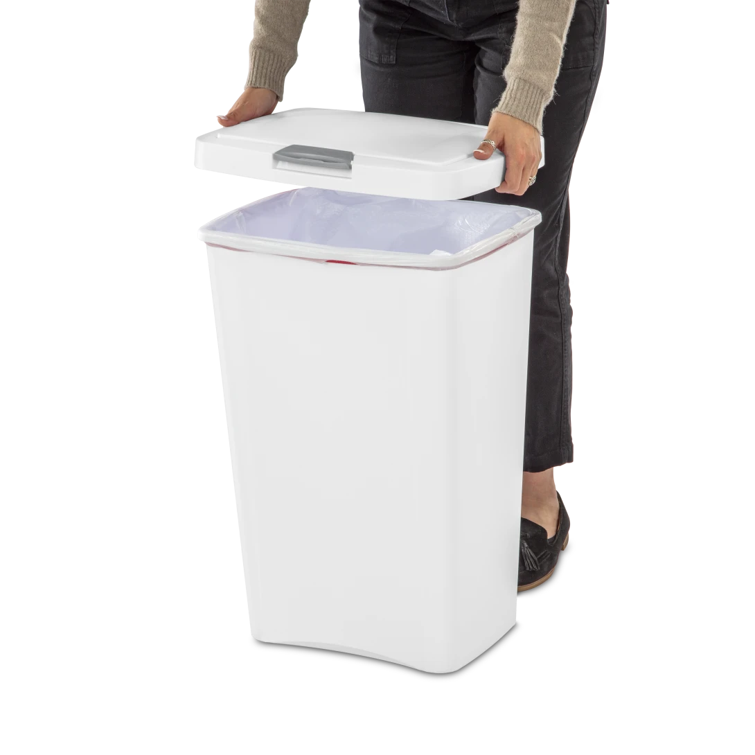 Sterilite 1045 13 Gallon / 49 Liter TouchTop Wastebasket – White / Black with Titanium Latch - Image 9