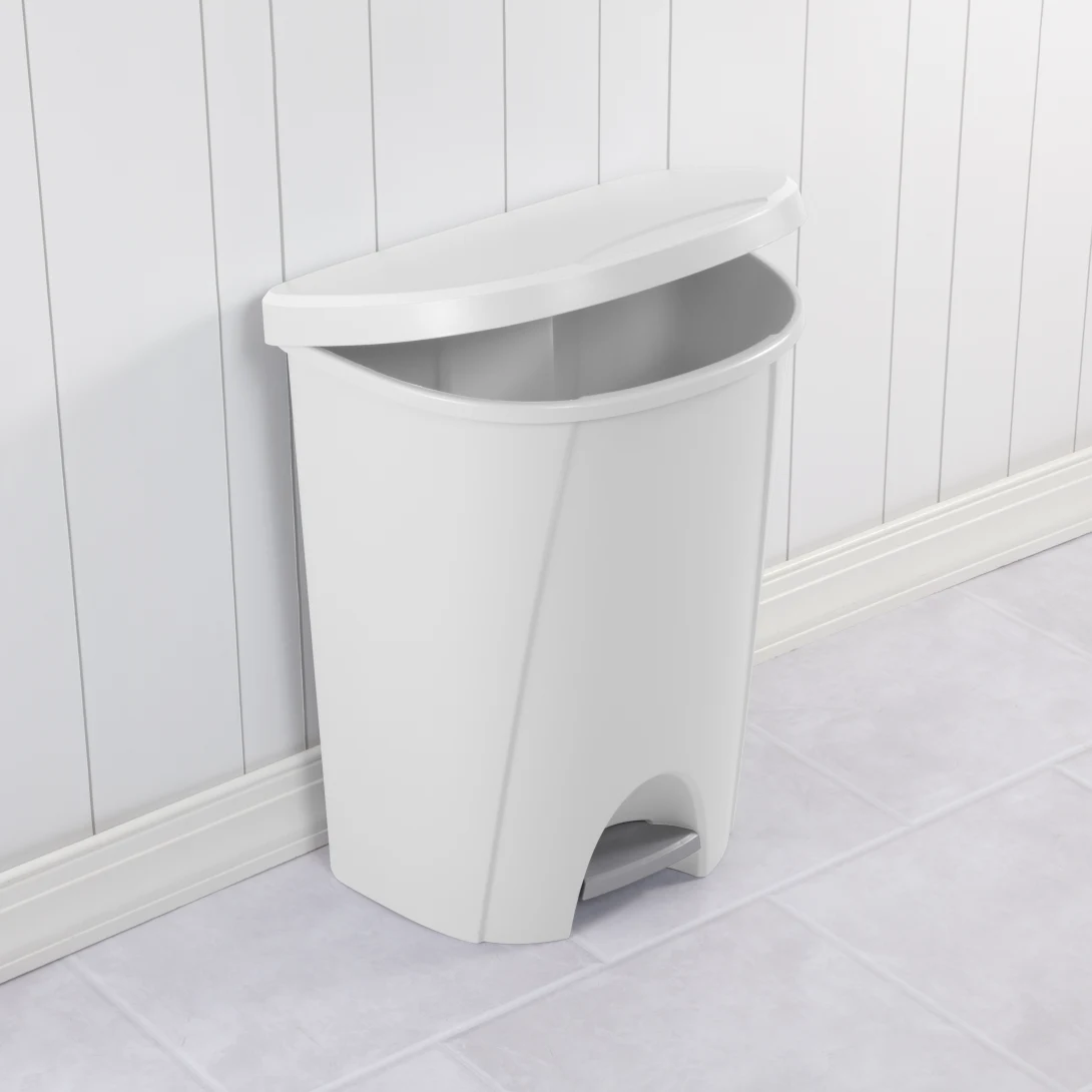 Sterilite 1094 6.6 Gallon / 25 Liter StepOn Wastebasket – White / Black with Titanium Pedal - Image 3