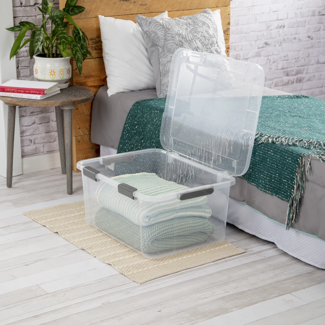 Sterilite 1396 60 Qt HingeLID Box β Clear with Flat Gray Handles & Latching Lid - Image 3