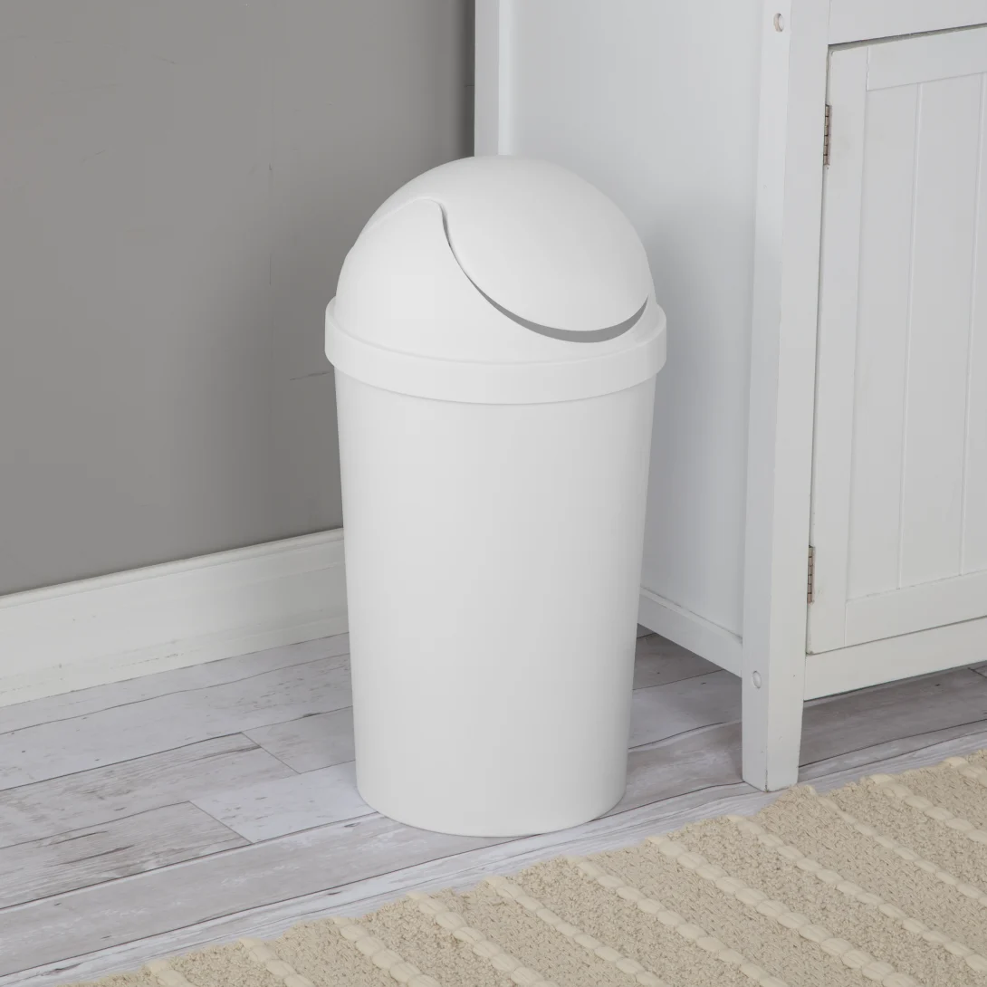 Sterilite 1083 3 Gallon / 11.4 Liter Round SwingTop Wastebasket – White / Black - Image 5